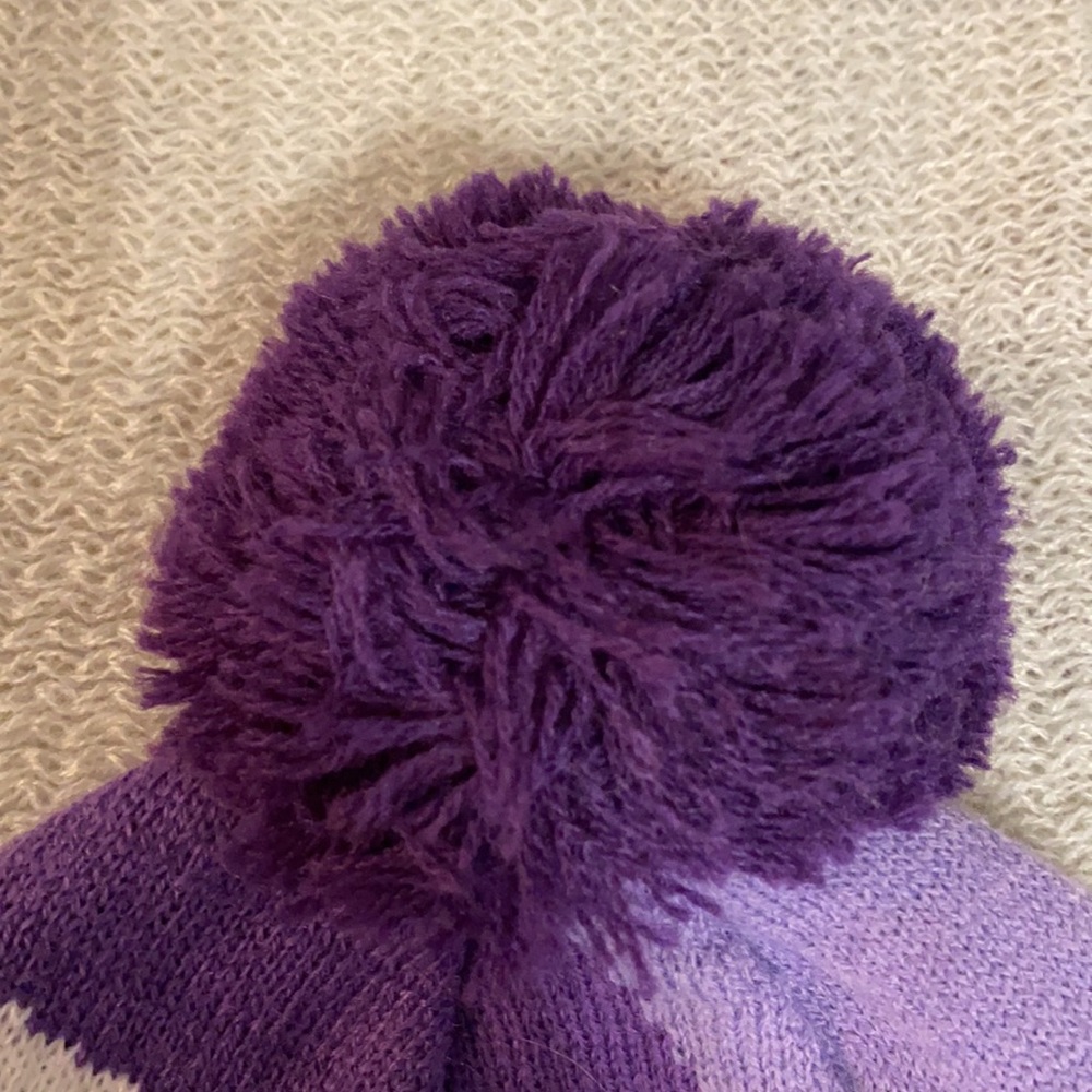 Purple Volcom beanie - Picture 3 of 4